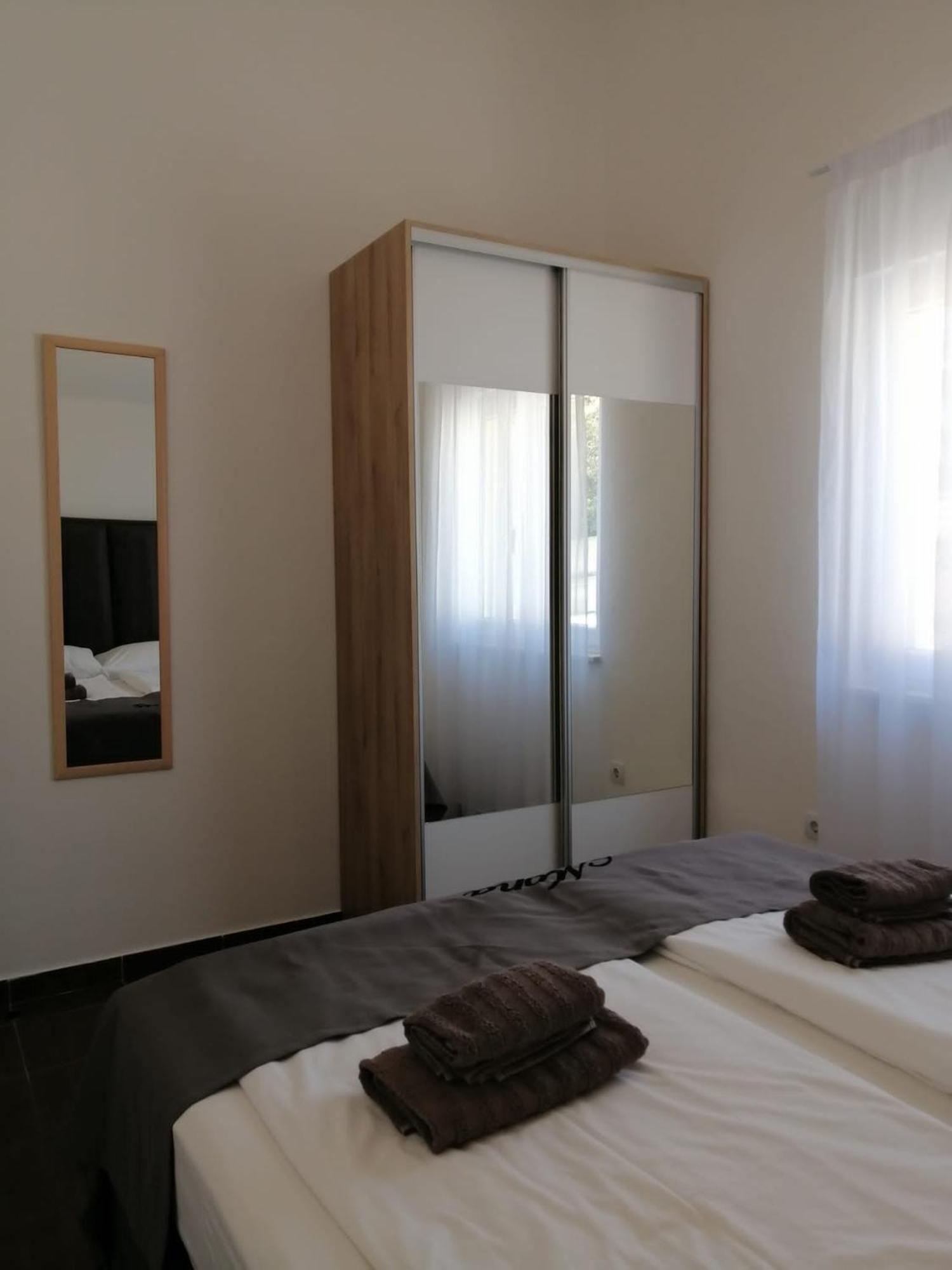 Villa Mona Apartments Ražanj Екстериор снимка