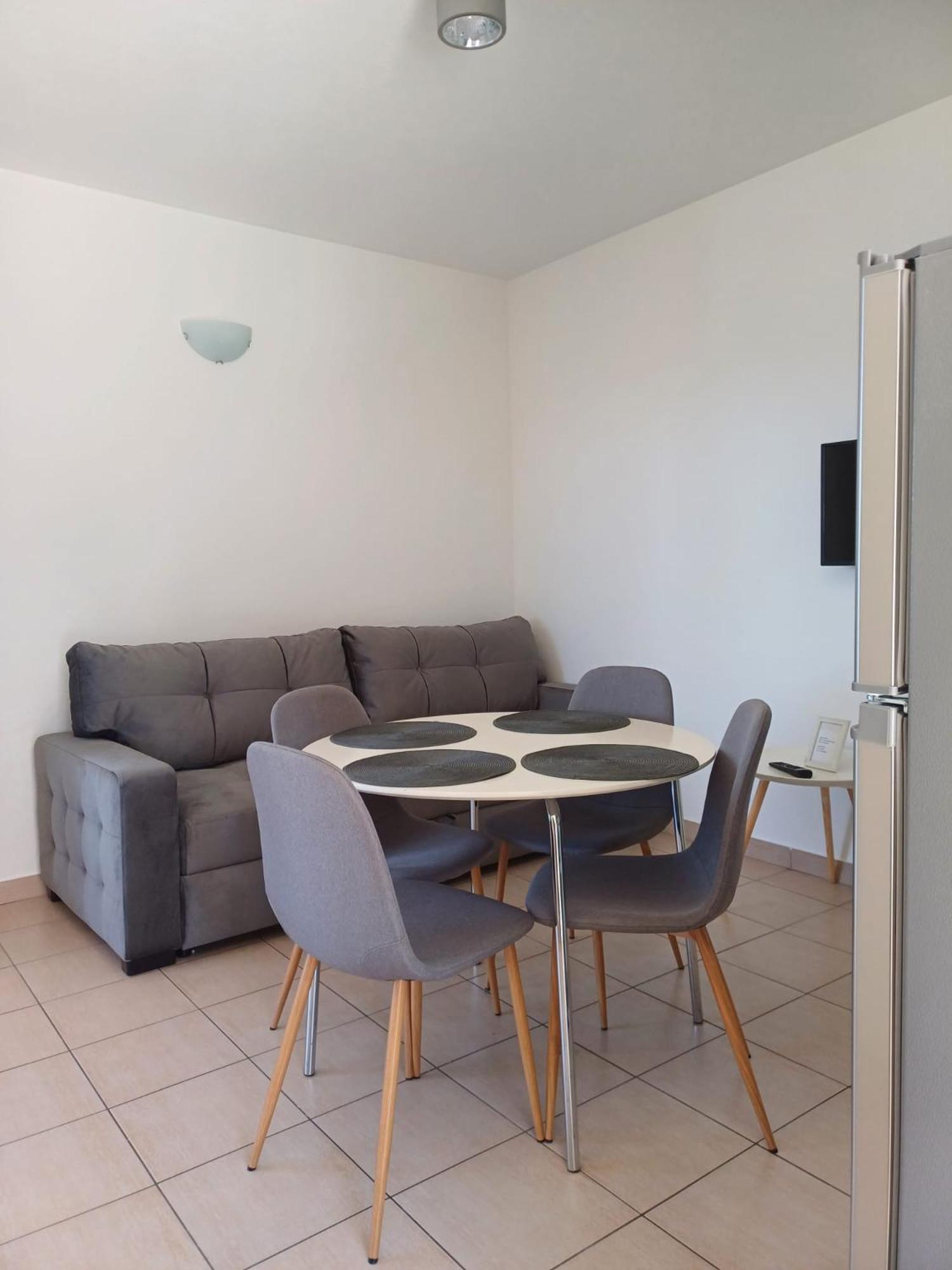 Villa Mona Apartments Ražanj Екстериор снимка